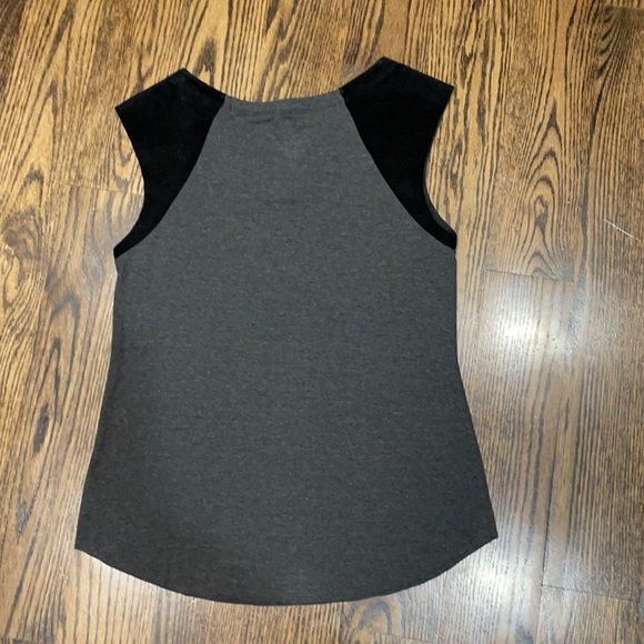 NWOT Bailey 44 suede and jersey t shirt. Size small new without tags - Picture 5 of 5